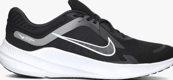 Online NIKE E Lage Sneakers Quest 5 Heren Zwart