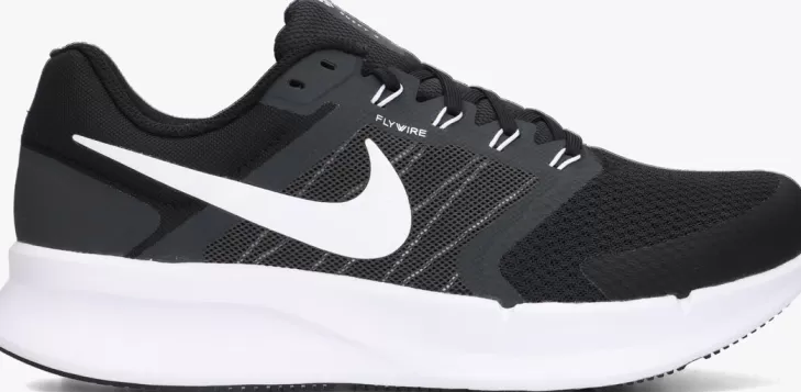 New NIKE E Lage Sneakers Run Swift 3 Zwart