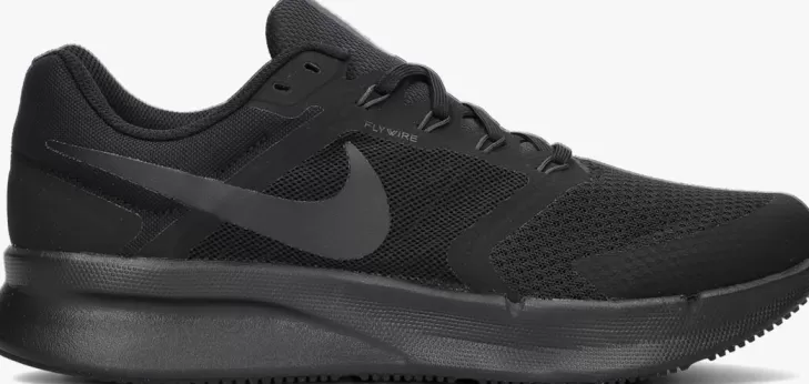 Shop NIKE E Lage Sneakers Run Swift 3 Zwart